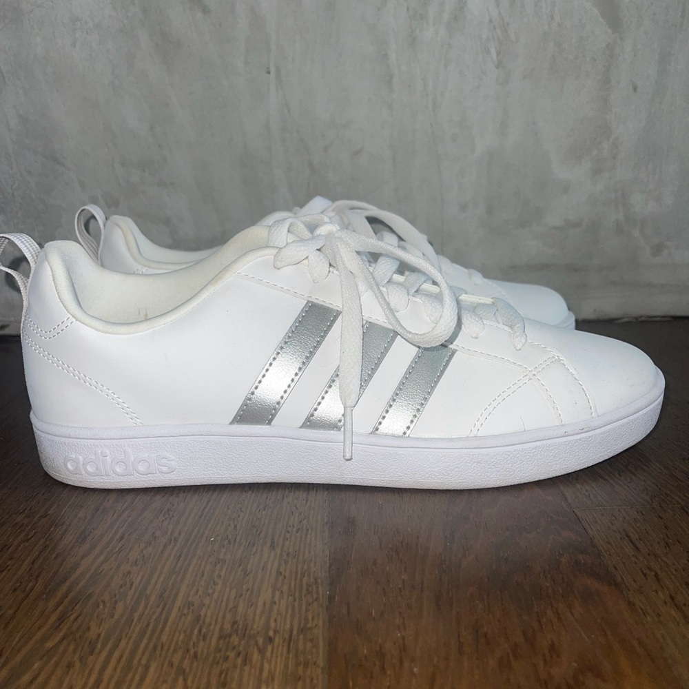 Adidas Originals Grand Court Size 9 1/2